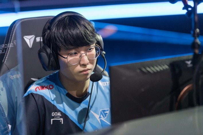 兰星宇摘金 兰星宇摘金