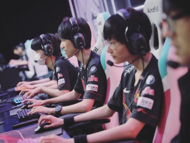 但据西班牙 但据西班牙