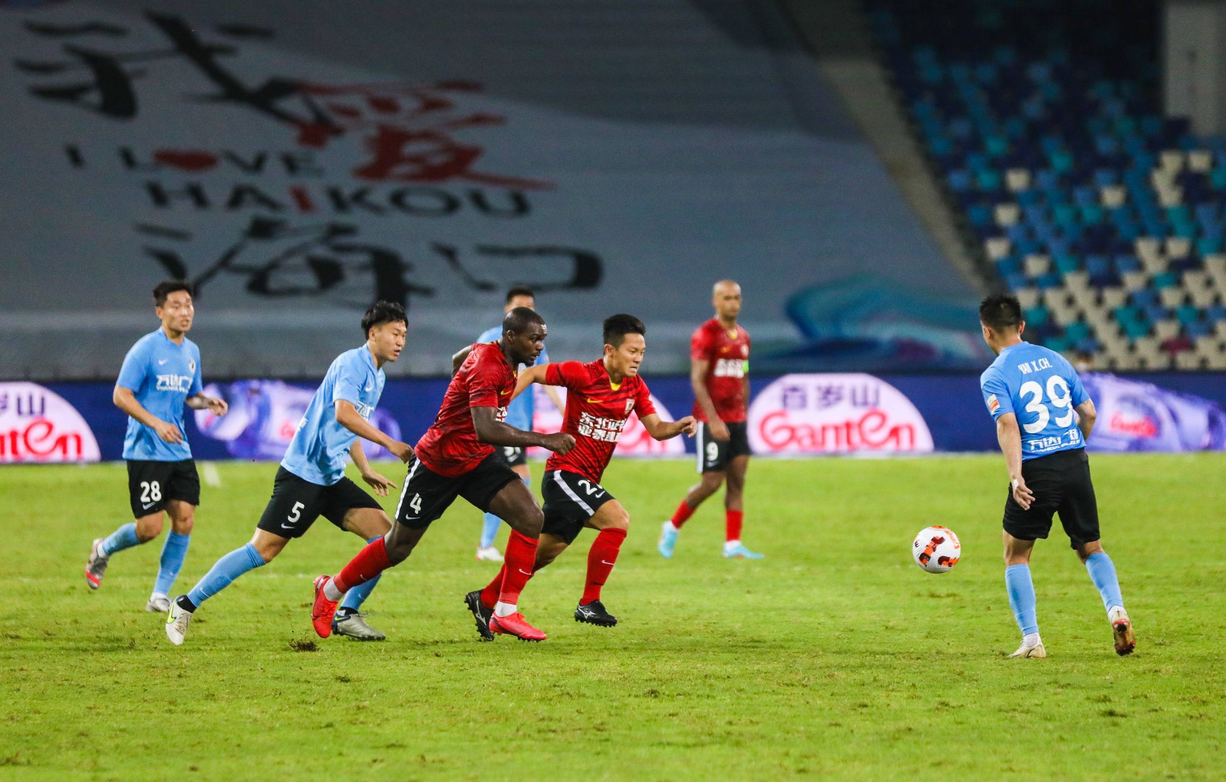 尔的年轻中 尔的年轻中