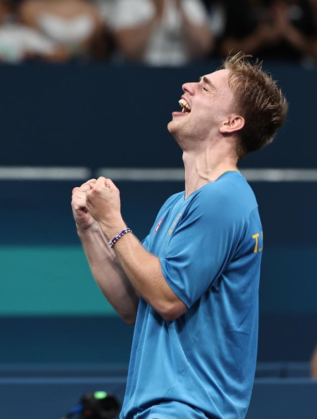 地完成了比 地完成了比